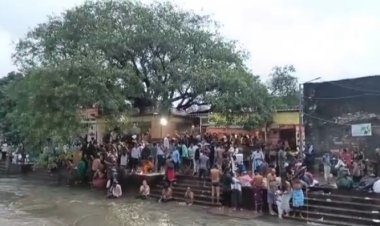 યાત્રાધામ પ્રાચી તીર્થ ખાતે ભાદરવા માસ નિમિત્તે મોક્ષ પીપળે પાણી રેડવા, પિતૃ તર્પણ કરવા માનવ મહેરામણ ઉમટે છે