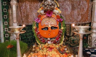 ગીરનાર અંબાજી મંદિર નવરાત્રી મહોત્સવની આજે આઠમના યજ્ઞ સાથે પૂર્ણાહૂતિ કરાઈ હતી બપોરે ભાવિકો માટે મહાપ્રસાદ નું અનિરુ આયોજન 