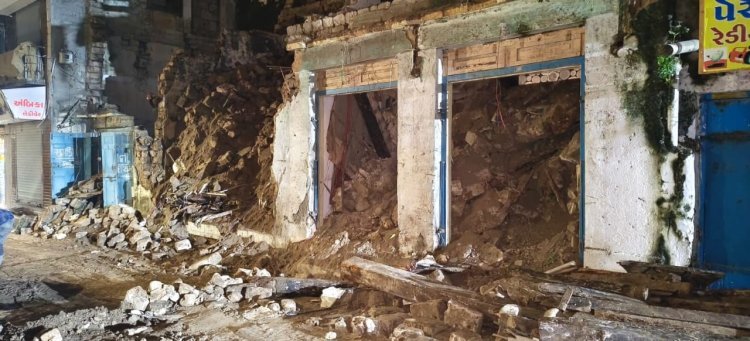 માંગરોળ નગરપાલિકા દ્વારા જર્જરિત મકાનો, ઈમારતો ઉતારવાની કવાયત હાથ ધરી
