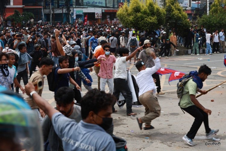 નેપાળ – કાઠમંડુ ખાતે તોફાનો અને અરાજકતાની સ્થિતિને પગલે ફસાયેલા નાગરીકો માટે હેલ્પલાઈન નંબર જાહેર