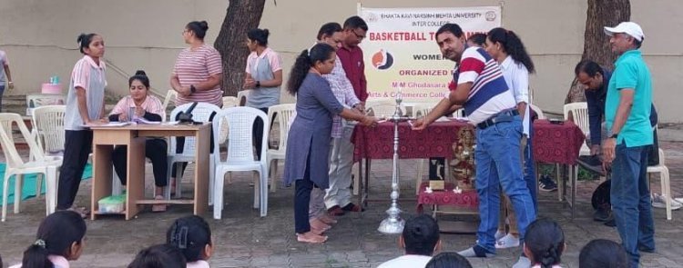 ભક્તકવિ નરસિંહ મહેતા યુનિ. દ્વારા બહેનોની આંતર કોલેજ બાસ્કેટબોલ, ખો-ખો સ્પર્ધા સંપન્ન- વિદ્યાર્થીનીઓમા રમત-ગમત અને ખેલકુદ પરત્વે ઋચિ કેળવાઇ 