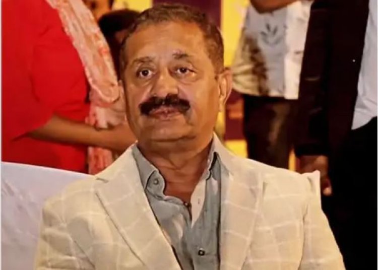 અનિરુદ્ધસિંહ જાડેજા જૂનાગઢ જેલમાં બપોરે 3 વાગ્યે પોપટ સોરઠિયા હત્યાકેસમાં સરેન્ડર કરશે અમિત ખૂંટ આત્મહત્યાકેસમાં પણ થઈ શકે ધરપકડ