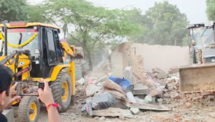 આજે વહેલી સવારથી ગાંધીનગરમાં મેગા ડિમોલીશન  રૂા.૧૦૦૦ કરોડની જમીન ખુલ્લી કરાવાશે