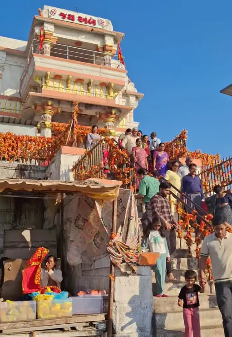 ગિરનાર અંબાજી મંદિરના મહંતપદ માટે દાવેદારી નોંધાવવાનો આજે છેલ્લો દિવસ : ગઈકાલ સુધીમાં 15 ફોર્મ રજુ થયા