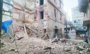 વેરાવળમાં મોડીરાત્રે ત્રણ માળનું મકાન ધરાશાયી થતાં માતા-પુત્રી સહિત ૩નાં મોત : અરેરાટી