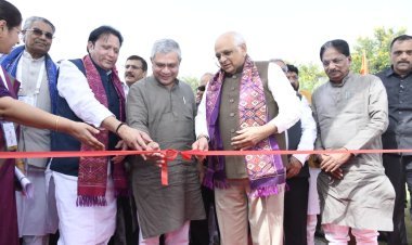 મુખ્યમંત્રી શ્રી ભૂપેન્દ્ર પટેલ તેમજ ભારત સરકારના રેલવે, સૂચના અને પ્રસારણ મંત્રી શ્રી અશ્વિની વૈષ્ણવના હસ્તે મહેસાણામાં આયોજિત VGRCમાં ટ્રેડ શૉ અને એક્ઝિબિશન ઉદ્ઘાટન