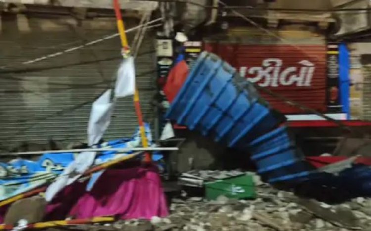 જૂનાગઢમાં ભુતનાથ ફાટક પાસે આવેલ લોહાણા વિદ્યાર્થી ભવનનો ભાગ પુટી પડયો : સદભાગ્યે જાનહાની નહી