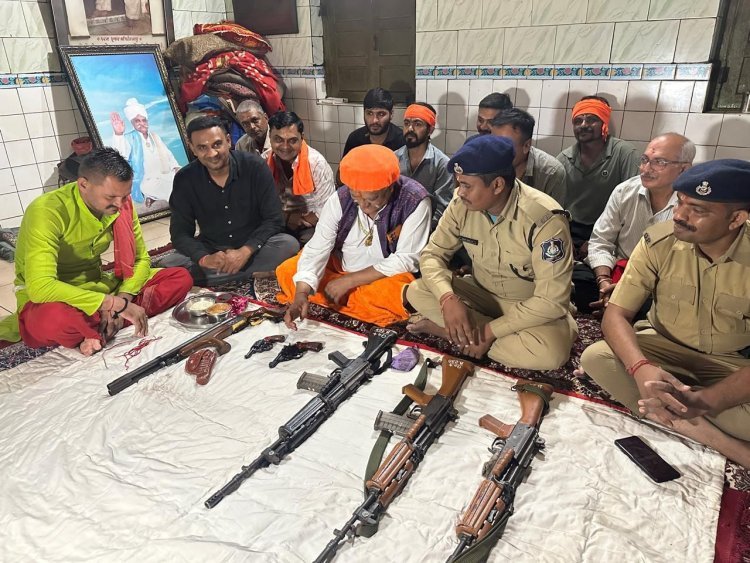 ઉપલા દાતાર દશેરાએ સીધના ધૂણે વિશ્વ શાંતિ અર્થે યજ્ઞ કરાયો અને શસ્ત્રપૂજનનો કાર્યક્રમ યોજાયો