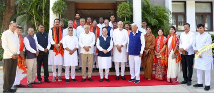 નવ નિયુક્ત મંત્રીઓના શપથ વિધિ સમારોહ બાદ યોજાયી કેબિનેટ બેઠક કરાઈ વિભાગોની સોંપણી