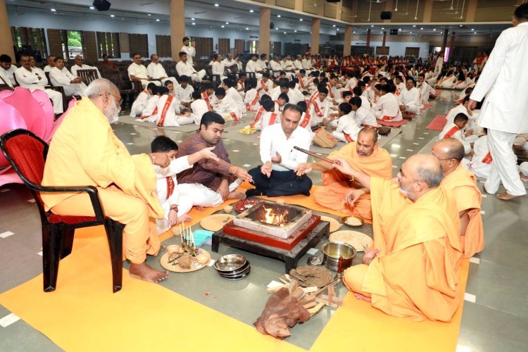 બી.એ.પી.એસ. સ્વામિનારાયણ સંસ્થાના ૧૫,૬૬૬ બાળકો અને બાલિકાઓએ ‘સત્સંગદીક્ષા’ ગ્રંથના ૩૧૫ સંસ્કૃત શ્લોકોના મુખપાઠ સાથે સજ્ર્યો અનોખો ઈતિહાસ