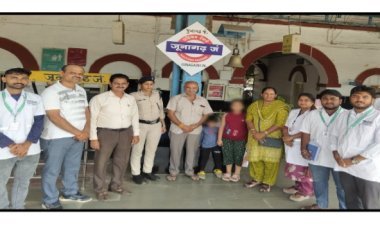 જૂનાગઢ રેલવે સ્ટેશન પરથી મળી આવેલ ત્રણ વર્ષના ભૂલકાનું તેના પરિવાર સાથે પુનઃમિલન કરાવાયું