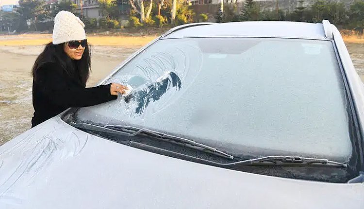 માઉન્ટ આબુમાં બરફની ચાદર છવાઈ : પારો શૂન્ય નીચે ઉતરી ગયો