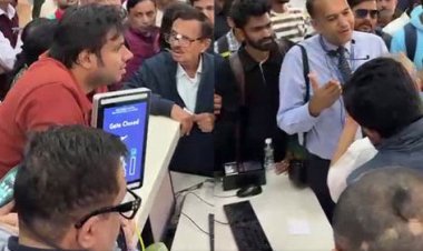 અમદાવાદ એરપોર્ટ પર ઈન્ડિગોની ફ્લાઇટ્સ લેટ થતાં ભારે હોબાળો: ૫૦૦થી વધુ મુસાફરો અટવાયા