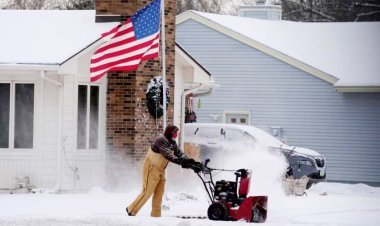 અમેરિકામાં ભારે હિમવર્ષા : ૯,૦૦૦ થી વધુ ફલાઇટ્સને અસર