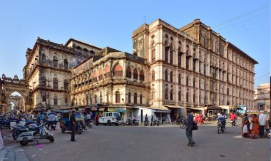 જૂનાગઢની ઐતિહાસીક ઈમારતો જાળવણીના અભાવે જર્જરીત થઈ ગઈ - તંત્ર કયારે જાગશે ?