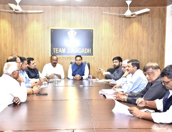 જીલ્લા કલેકટર અનિલકુમાર રાણાવસિયાના અધ્યક્ષસ્થાને મહાશિવરાત્રીના મેળાની પૂર્વ તૈયારીઓના ભાગરૂપે ઉતારા મંડળના પ્રતિનિધિઓ સાથે બેઠક યોજાઈ