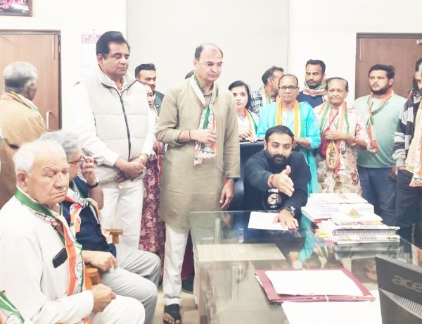 જૂનાગઢમાં એસઆરઆઈની કામગીરી સામે ભારે મોટો વિરોધ : કોંગ્રેસ દ્વારા આવેદનપત્ર અપાયું