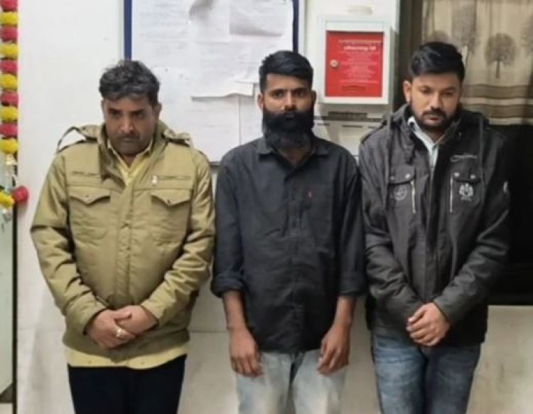 કુખ્યાત બંગલા ગેંગના ૩ સાગરીતો ૫ હથિયાર અને ૯૬ કારતૂસ સાથે ઝડપાયા - ૪ ફરાર