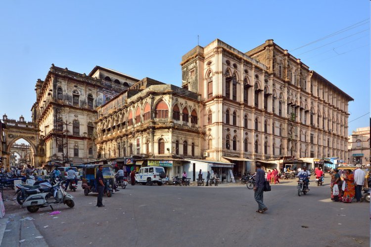 જૂનાગઢની ઐતિહાસીક ઈમારતો જાળવણીના અભાવે જર્જરીત થઈ ગઈ - તંત્ર કયારે જાગશે ?