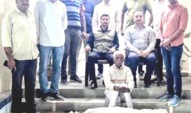 ગીરગઢડા ગામે રહેણાંક મકાન પાછળથી પપ કિલો ગાંજાના છોડ મળી આવ્યા : એક વૃધ્ધની ધરપકડ