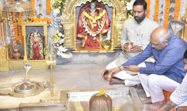 મુખ્યમંત્રી ભુપેન્દ્ર પટેલે ભવનાથ મહાદેવના દર્શન કરી મહાદેવને જળાભિષેક કર્યો હતો