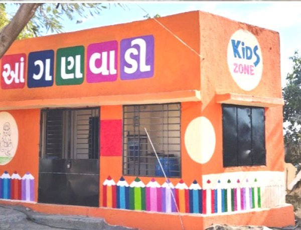 સુસજ્જ આંગણવાડી, સુરક્ષિત બાળપણ જૂનાગઢ જીલ્લા વહીવટી તંત્રનો સંકલ્પ જૂનાગઢ જીલ્લામાં આંગણવાડીઓના નવીનીકરણનું ઝુંબેશ અંતર્ગત ૪૧૫ આંગણવાડીઓમાં સમારકામ પૂર્ણ, ૧૫૨ કેન્દ્રોમાં કામગીરી પ્રગતિ હેઠળ