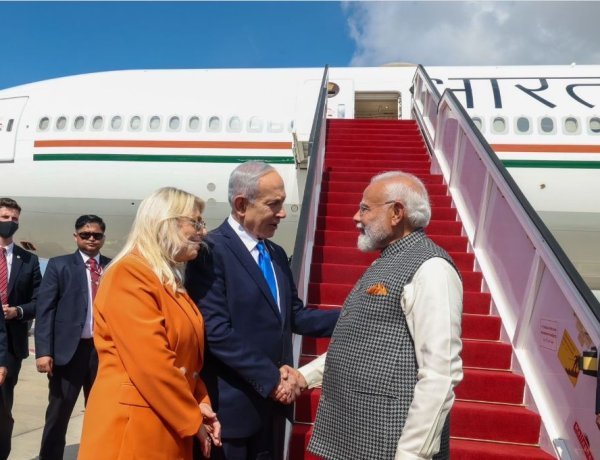 વડાપ્રધાન મોદી પહોંચ્યા ઈઝરાયલ : સાંસદને સંબોધિત કરશે