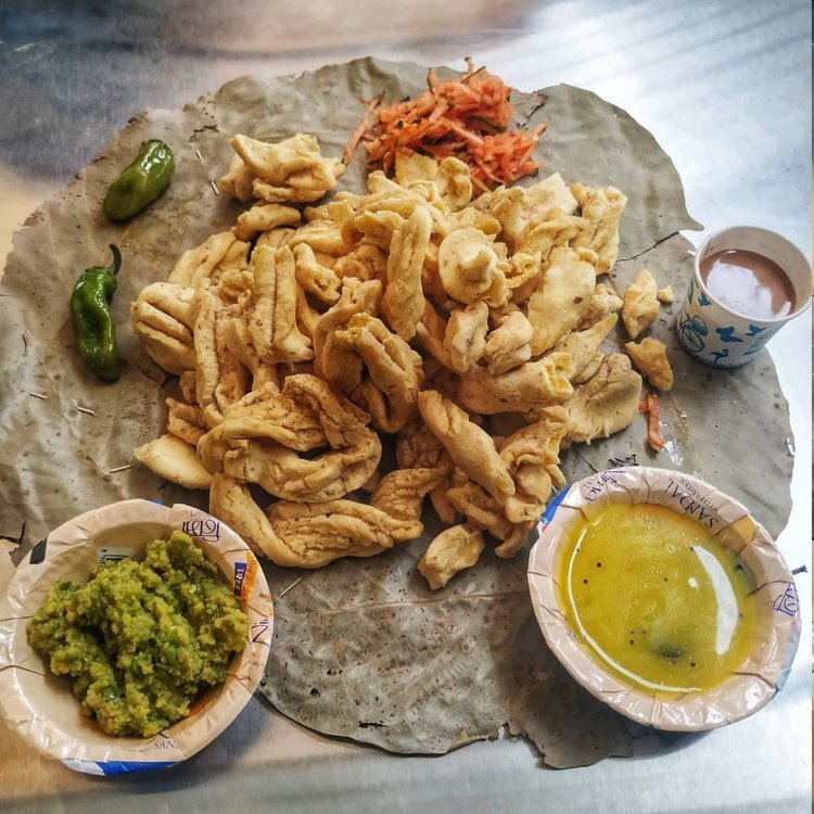 જૂનાગઢ બસ સ્ટેશન વિસ્તારમાં ભેળસેળીયુ ફરસાણ-મીઠાઈનાં વેચાણની વ્યાપક ફરીયાદો