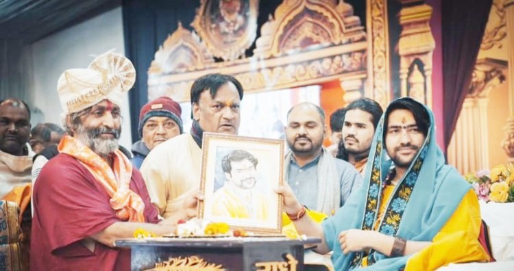 જૂનાગઢના જાણીતા ચિત્રકાર રજનીકાંત અગ્રાવતના ૧પ૦ ચિત્રોનું શ્રી બાગેશ્વરધામ ખાતે વ્યકિતગત પ્રદર્શન યોજાયું