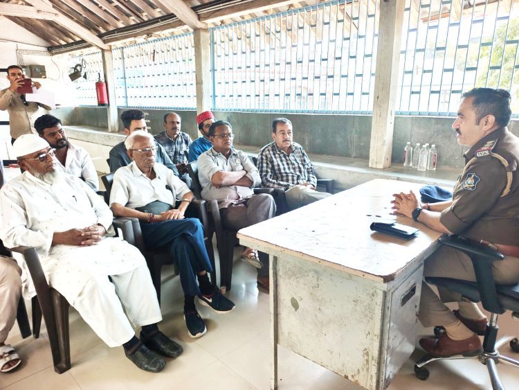 જૂનાગઢ : હોળી-ધૂળેટી તથા રમઝાન માસ સબબ એ-ડિવિઝન પોલીસ સ્ટેશન ખાતે શાંતિ સમિતિની બેઠક યોજાઈ
