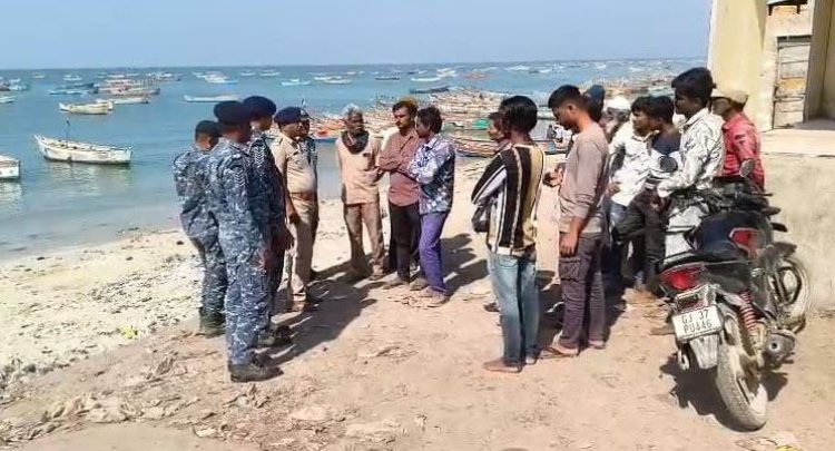 ઓખા મરીન ટાસ્ક ફોર્સ દ્વારા દરિયાઈ પટ્ટીમાં લોખંડી બંદોબસ્ત : જળ અને જમીન માર્ગે સઘન સર્ચ ઓપરેશન