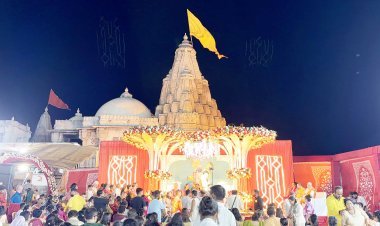 યાત્રાધામ દ્વારકામાં ભગવાન દ્વારકાધીશ તથા, રૂક્ષ્મણીજીનો લગ્નોત્સવ ધામધૂમથી ઉજવાયો, રૂક્ષ્મણીજીના મંદિરે શ્લોકોચ્ચાર સાથે ભગવાનની લગ્નવિધિ યોજાઇ