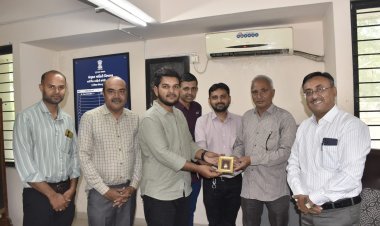 જૂનાગઢ પ્રાદેશિક માહિતી કચેરી ના કચેરી અધિક્ષક બી.એલ. જાદવ સેવા નિવૃત થયા