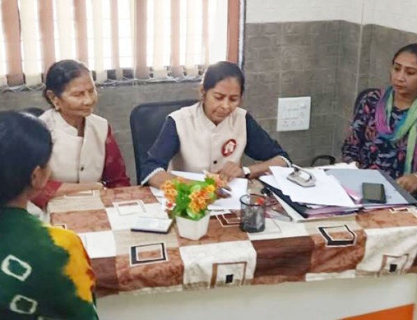 ૧૯ વર્ષીય વિદ્યાર્થીના અભ્યાસ માટે અવરોધરૂપ બનતા પરિવાર સામે સખી વન સ્ટોપ સેન્ટર અને સેવાભાવી ટ્રસ્ટના સભ્યની સમય સૂચકતાના કારણે યુવતીએ સુરક્ષિત રીતે કોલેજની પરીક્ષા આપી