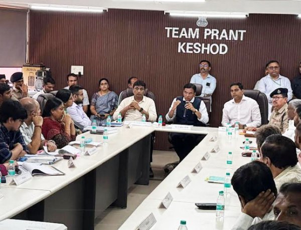 કેન્દ્રીય મંત્રી મનસુખભાઈ માંડવિયાએ ઘેડ પંથકમાં વરસાદી પાણી ભરાવાની સમસ્યાના કાયમી નિકાલ માટેની યોજનાની સર્વગ્રાહી સમીક્ષા કરી