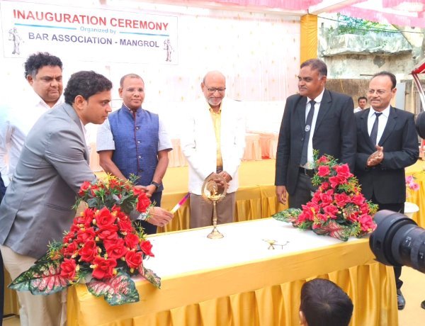 માંગરોળ ખાતે ડીસ્ટ્રીકટ જજ શ્રી બી.જી. દવેના વરદ્હસ્તે સિનીયર સિવીલ કોર્ટનું ઉદ્ઘાટન કરાયું