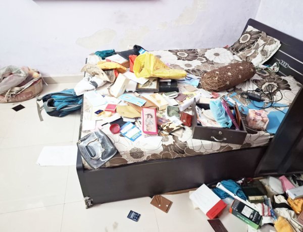 જૂનાગઢમાં ગોકુલધામ સોસાયટીમાં બંધ મકાનને નિશાન બનાવતા તસ્કરો  સોના-ચાંદીના દાગીના અને રોકડ મળી કુલ રૂા. પ.૮૦ લાખની ચોરી