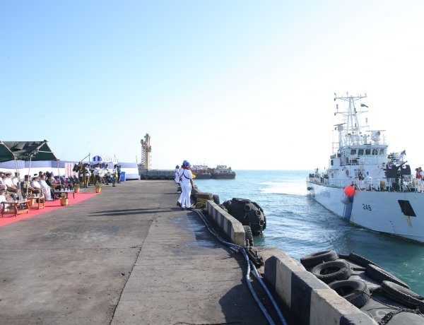 ભારતીય કોસ્ટ ગાર્ડ પેટ્રોલ જહાજ અપૂર્વ ઓખા ખાતે ડોક થયું