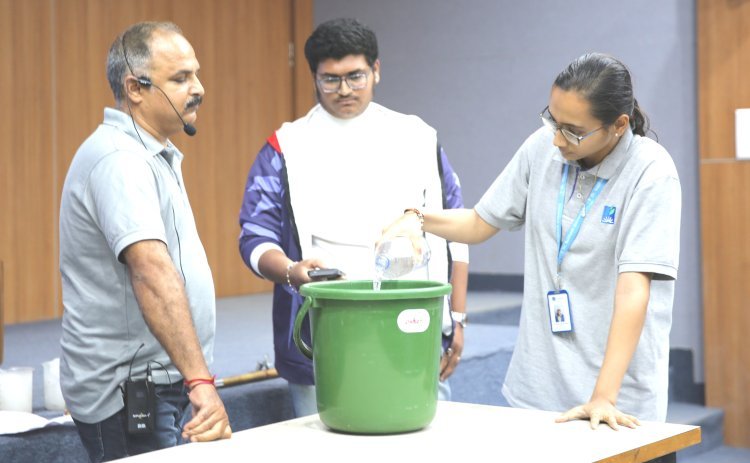 ડો. સુભાષ યુનિવસિર્ટી ખાતે ‘રાષ્ટ્રીય વિજ્ઞાન દિવસ’ની ભવ્ય ઉજવણી વિજ્ઞાનના જાદુઈ પ્રયોગો સાથે ‘SciXPlroe’ ક્લબનું ઉદ્ઘાટન