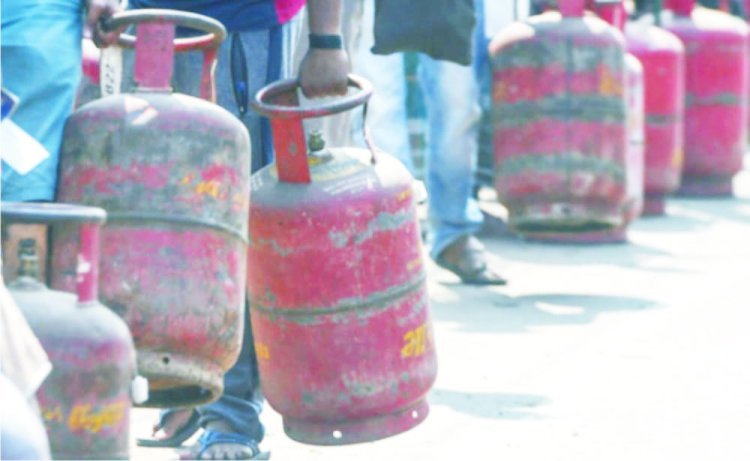 યાત્રાધામ દ્વારકામાં એલ.પી.જી. ગેસની અછત :હોટલ રેસ્ટોરન્ટ કેટરીંગ વ્યવસ્થાને અસર