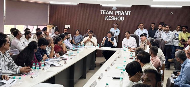 કેન્દ્રીય મંત્રી મનસુખભાઈ માંડવિયાએ ઘેડ પંથકમાં વરસાદી પાણી ભરાવાની સમસ્યાના કાયમી નિકાલ માટેની યોજનાની સર્વગ્રાહી સમીક્ષા કરી