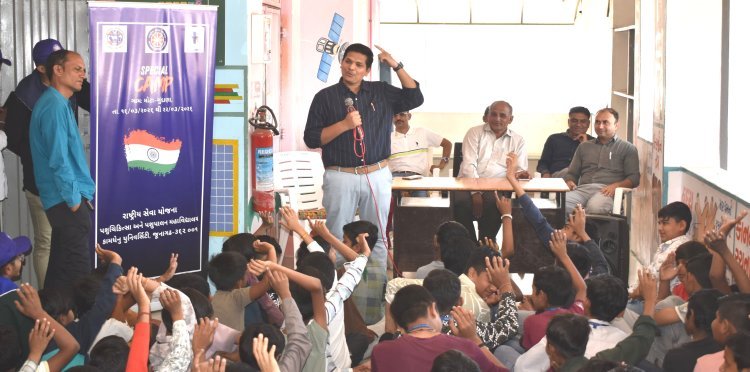 કામધેનુ યુનિવર્સિટીની, વેટરનરી કોલેજ જૂનાગઢ દ્વારા હડકવા જાગૃતિ માટે પ્રાથમિક શાળામાં વ્યાપક જાગૃતિ કાર્યક્રમ અને ચિત્ર સ્પર્ધાનું આયોજન