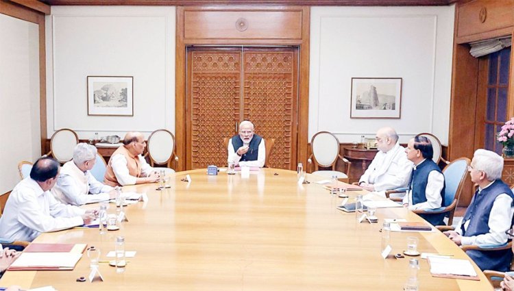 વડાપ્રધાનના અધ્યક્ષસ્થાને આજે બપોરે કેન્દ્રીય કેબીનેટની તાકીદની બેઠક, પશ્ચિમ એશિયા સંકટ અંગે આજે સાંજે સર્વપક્ષીય બેઠક