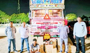 પોરબંદર એલ.સી.બી.એ ટ્રકનો પીછો કરી ટ્રકમાંથી વિદેશી દારૂ તેમજ બિયરનો જથ્થો પકડી પાડયો