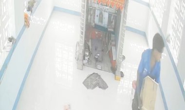 બેટ દ્વારકાના આવળ માતાજીના મંદિરમાં ચોરી તસ્કરોની કરતૂત સી.સી.ટી.વી. કેમેરામાં કેદ