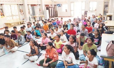 જૂનાગઢની સેવાભાવી સંસ્થા ગિરનારી ગ્રુપ દ્વારા બાળકોના સર્વાંગી વિકાસને ધ્યાનમાં રાખીને જલારામ ભક્તિધામ મંદિર ખાતે વિના મુલ્યે સમર કેમ્પનું આયોજન