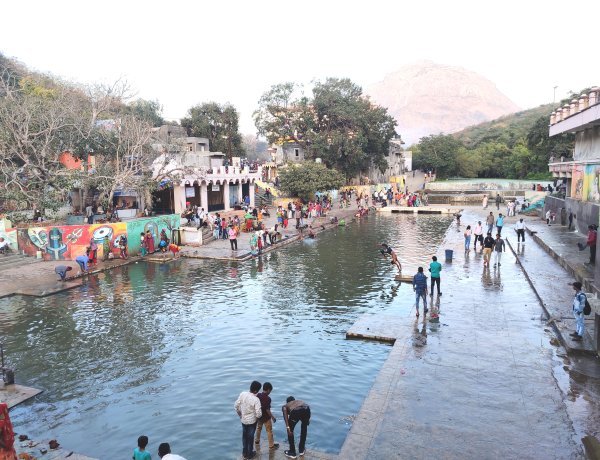 પિતૃ દેવોભવ- જૂનાગઢનાં દામોદરકુુંડ ખાતે ભાવિકો ઉમટી પડયા