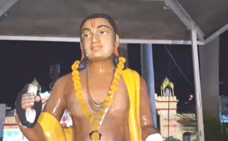 ગિરનાર દરવાજા પાસેના સર્કલ ઉપર મુકેલી નરસિંહ મહેતાની પ્રતિમા ખંડીત : ભાવિકોની લાગણી દુભાઈ