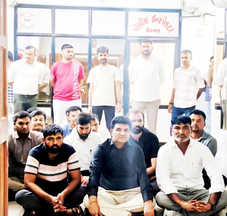 ખંભાળિયા : "આપ"ના કાર્યકરોનું પોલીસ મથકમાં હુલ્લડ