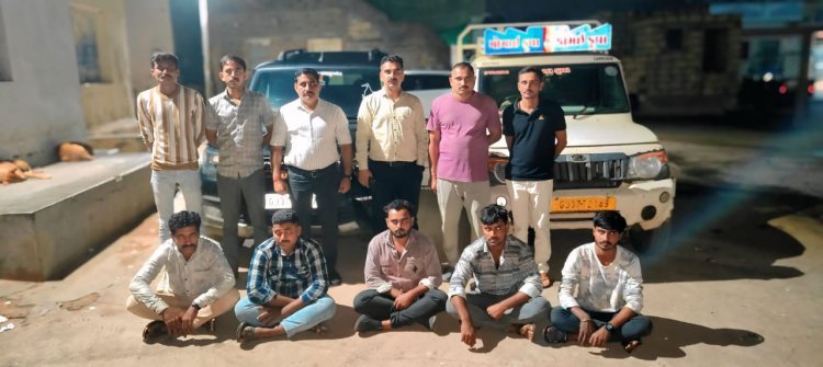 ખંભાળિયા નજીક ટેન્કરોમાંથી ગેરકાયદેસર રીતે ડીઝલ ચોરી કરી, વેચાણ કરતા પાંચ શખ્સો ઝડપાયા, રૂ. 21.88 લાખનો મુદ્દામાલ કબજે